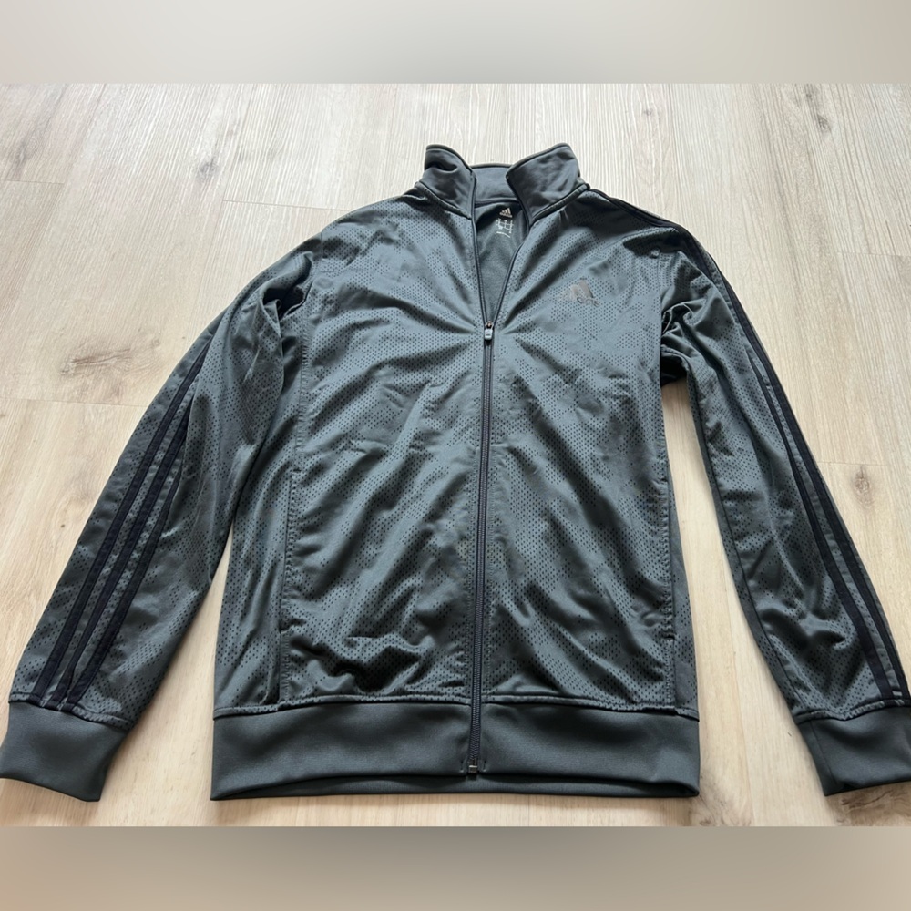 Men’s Adidas zip up hoodie